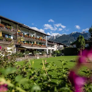 https://parkhotel-wallgau.com-bavaria.com